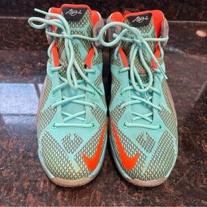 Nike Lebron GS 12 NSRL Hyper Turquoise Size 6Y Clean
